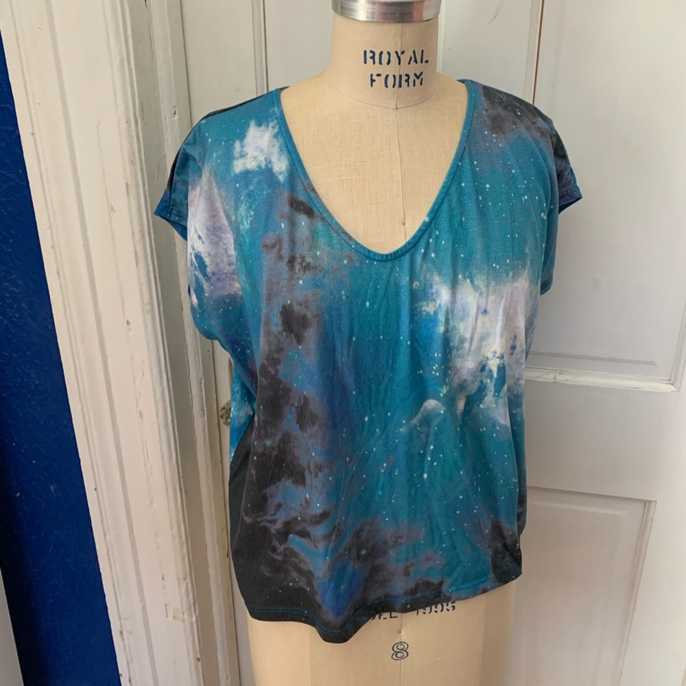 Forever 21 Galaxy doloman Top
